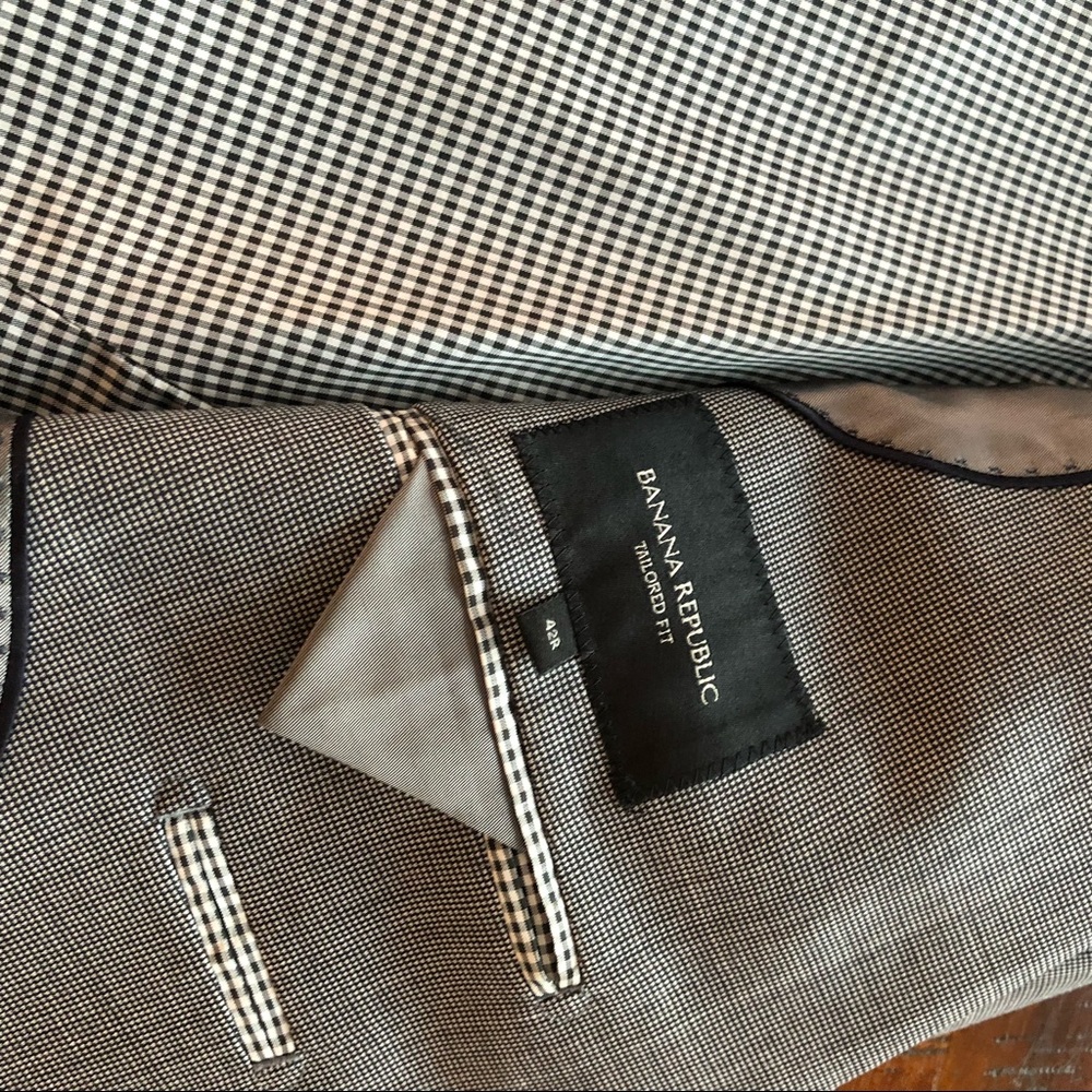 Men’s Banana Republic suit jacket - Picture 3 of 4